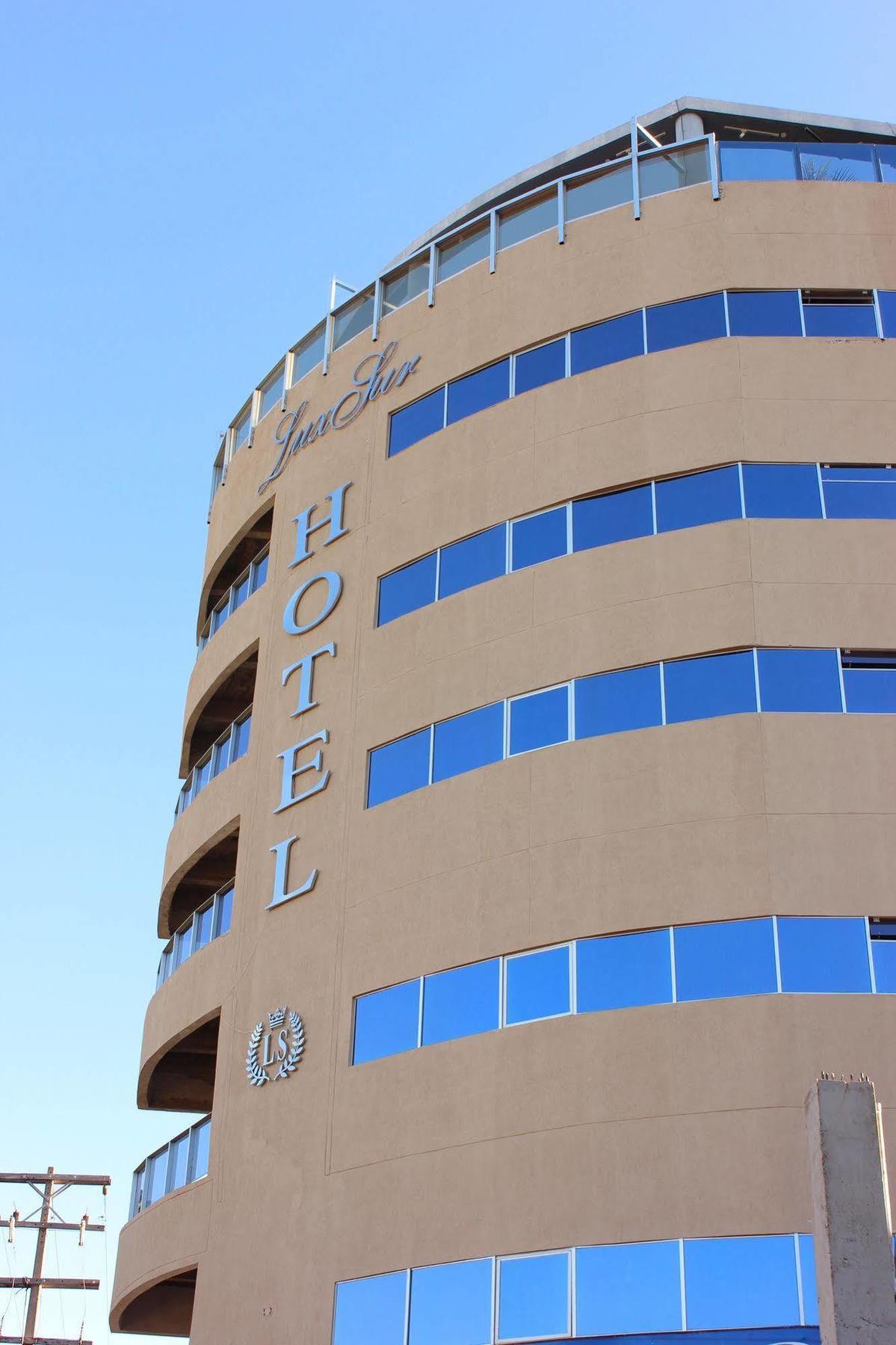 Hotel Luxsur Encarnación Esterno foto