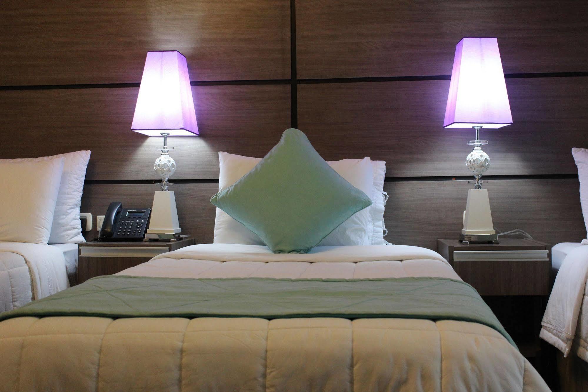 Hotel Luxsur Encarnación Esterno foto